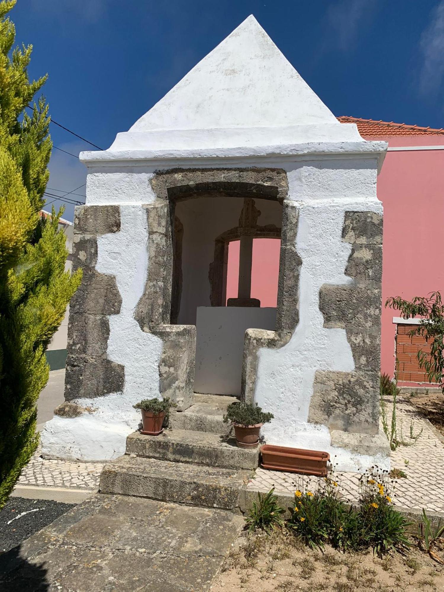 Casa Do Terraco By Madrabica * Peniche